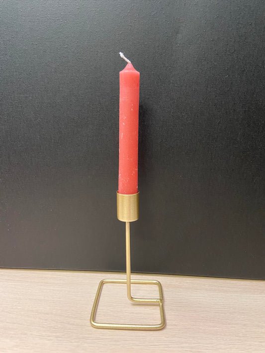 Świeca rustykalna w kolorze różowym