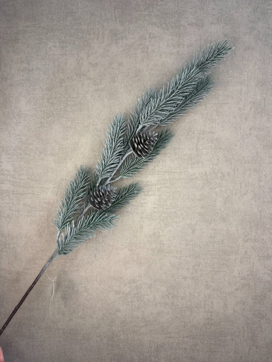 Sztuczna gałąź sosnowa