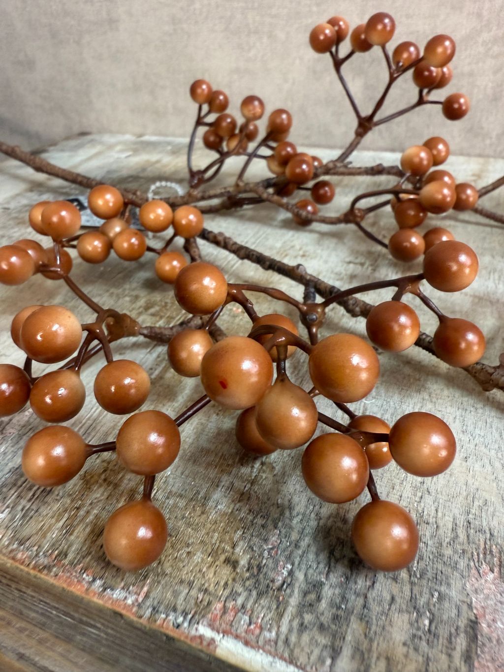 Kunsttak bessen bruin – decoratieve tak met realistische bruine bessen