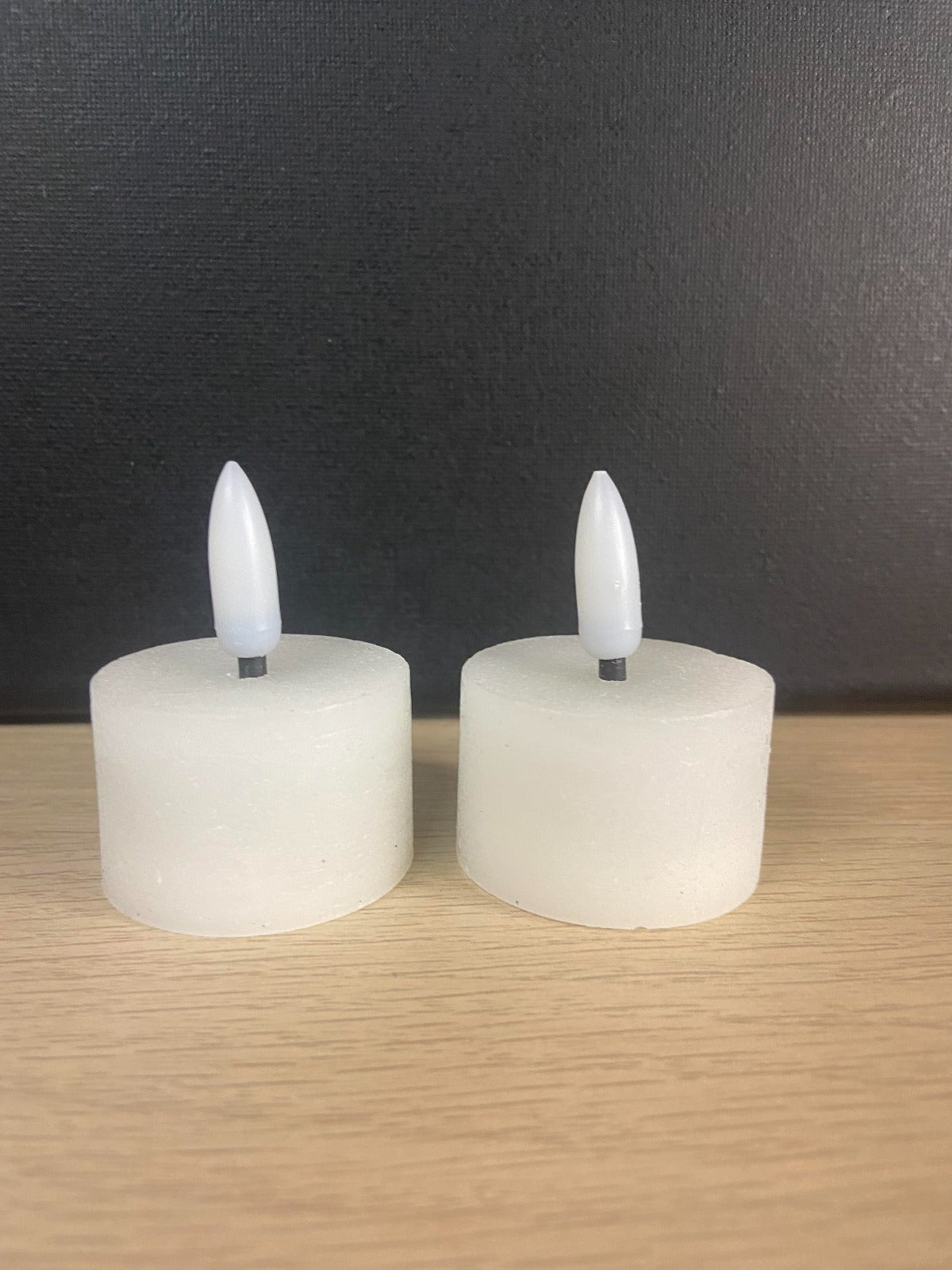 Zestaw 2 świeczników LED typu tealight w kolorze białym