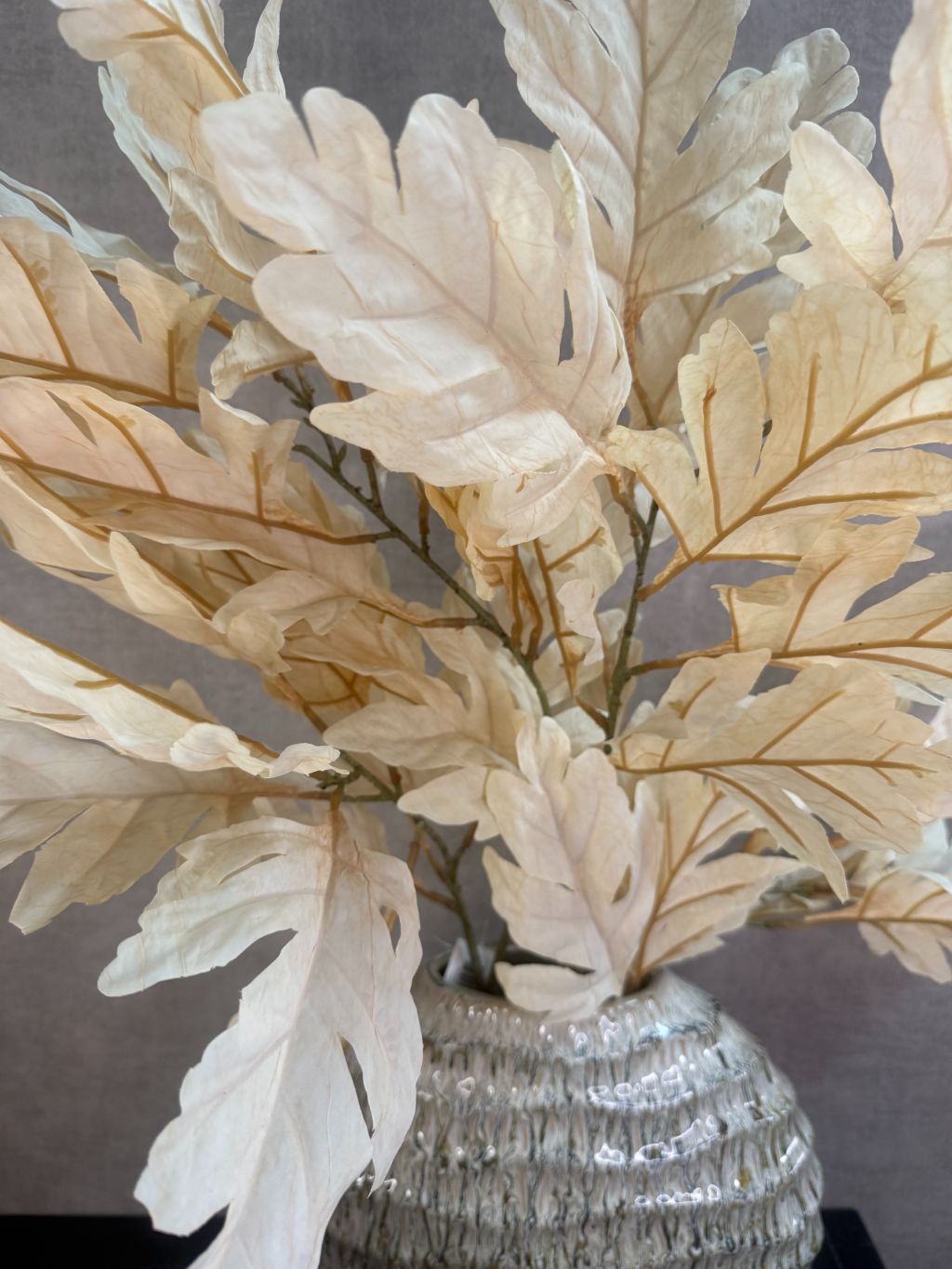 Vensterbank decoratie set Oak – groene vazen met beige eikenbladeren, stijlvolle natuurlijke decoratie voor vensterbank of dressoir
