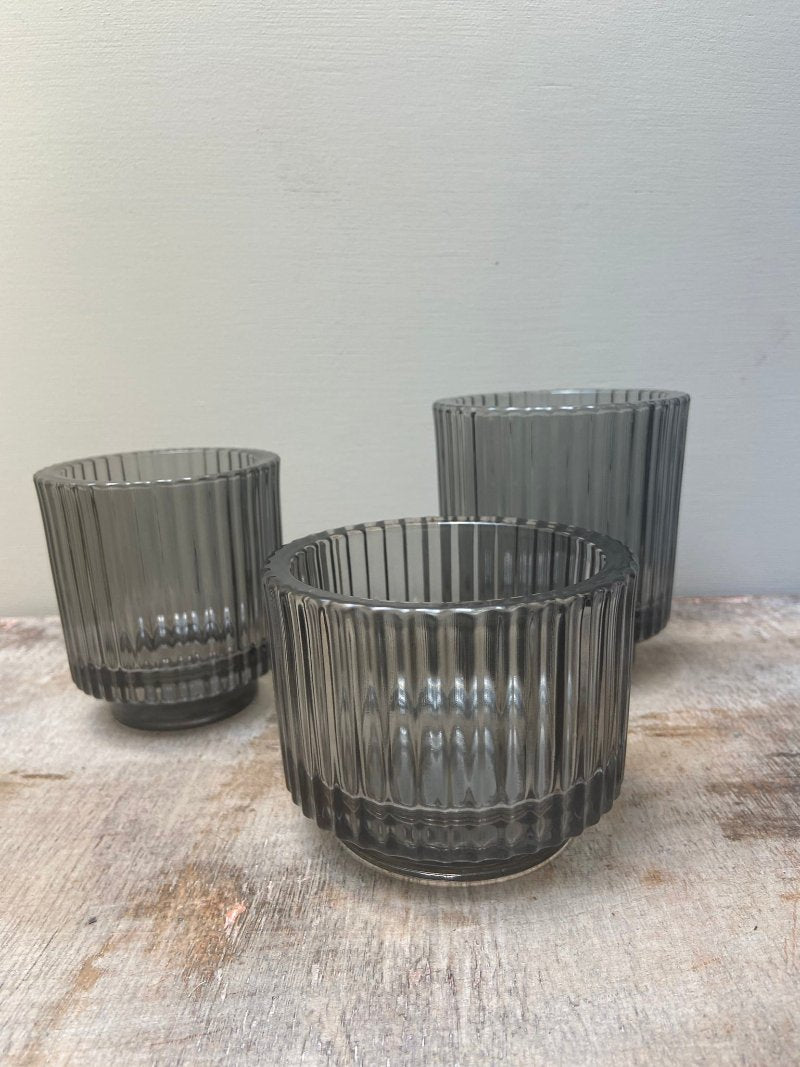 Waxinelichthouders met ribbel in het zwart, glas
