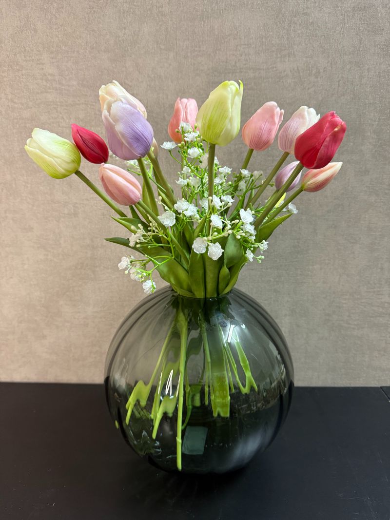 Kunstboeket tulp met vaas