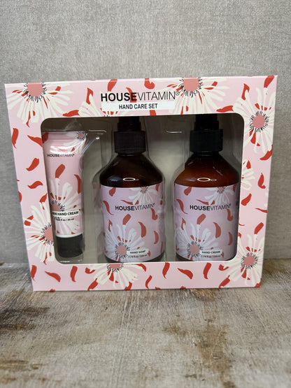 HouseVitamin handverzorging cadeauset Pioenroos met handzeep, handcrème en mini handcrème in roze cadeauverpakking.