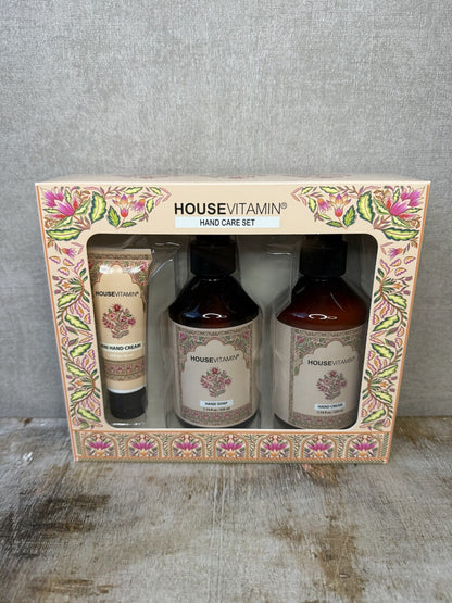 HouseVitamin cadeauset handverzorging Wood Sage met handzeep, handcrème en mini handcrème in luxe botanische cadeauverpakking.