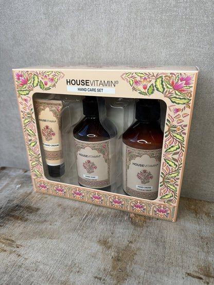HouseVitamin cadeauset handverzorging Wood Sage met handzeep, handcrème en mini handcrème in luxe botanische cadeauverpakking.