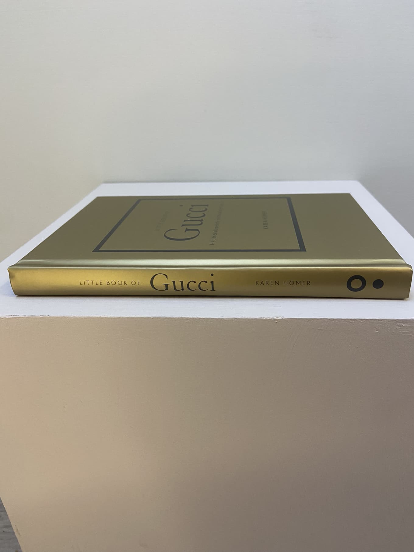 Table book | Little book of Gucci