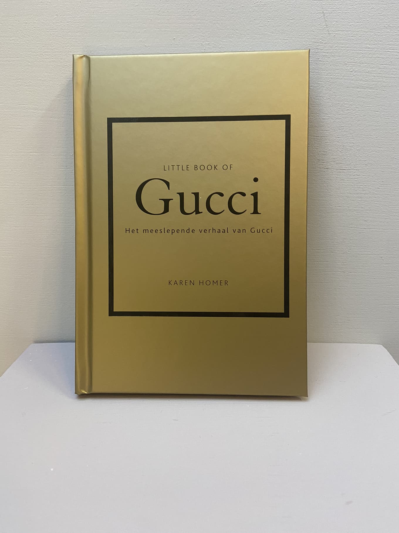 Table book | Little book of Gucci