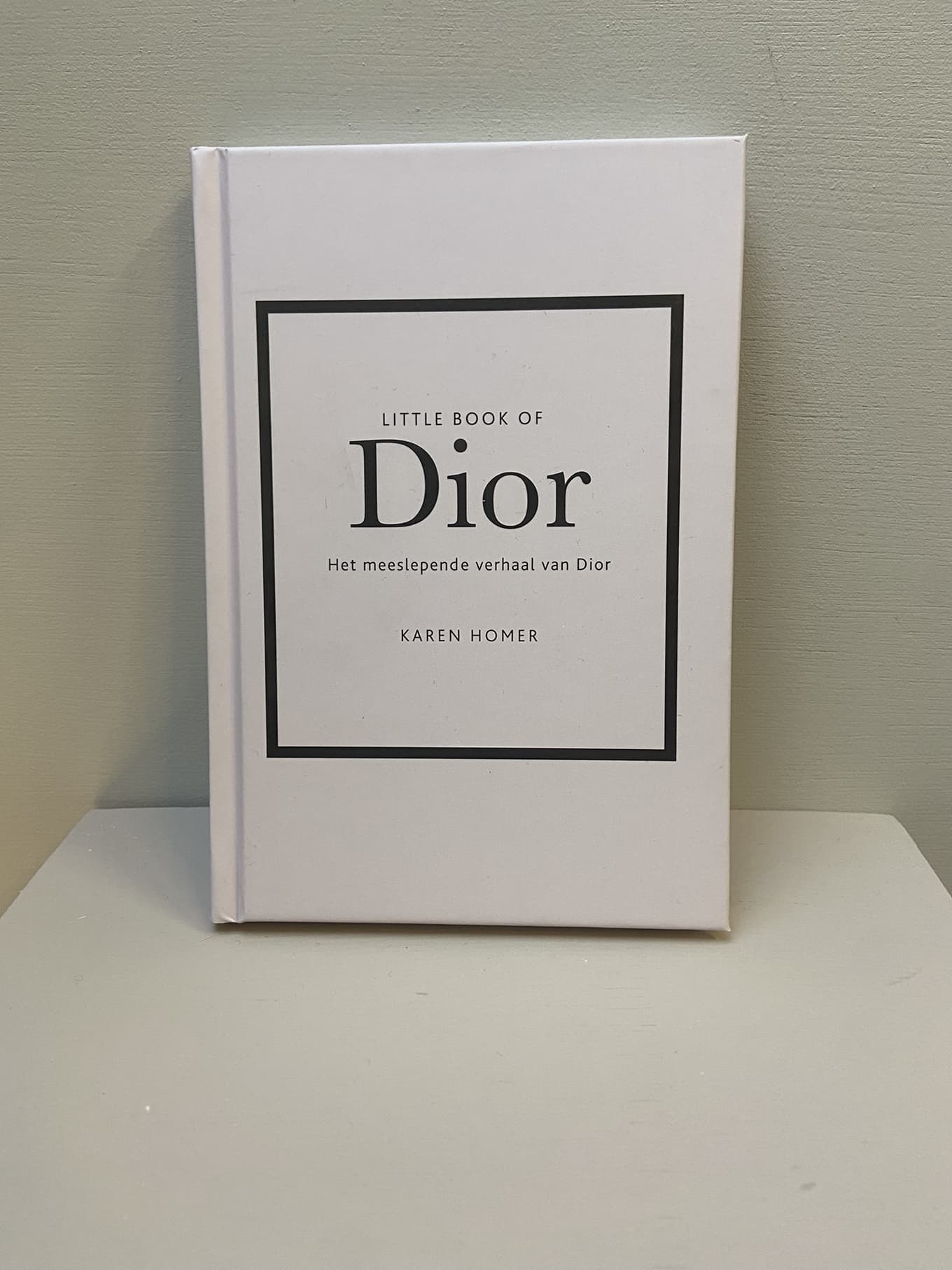 Table book | Little book of Dior