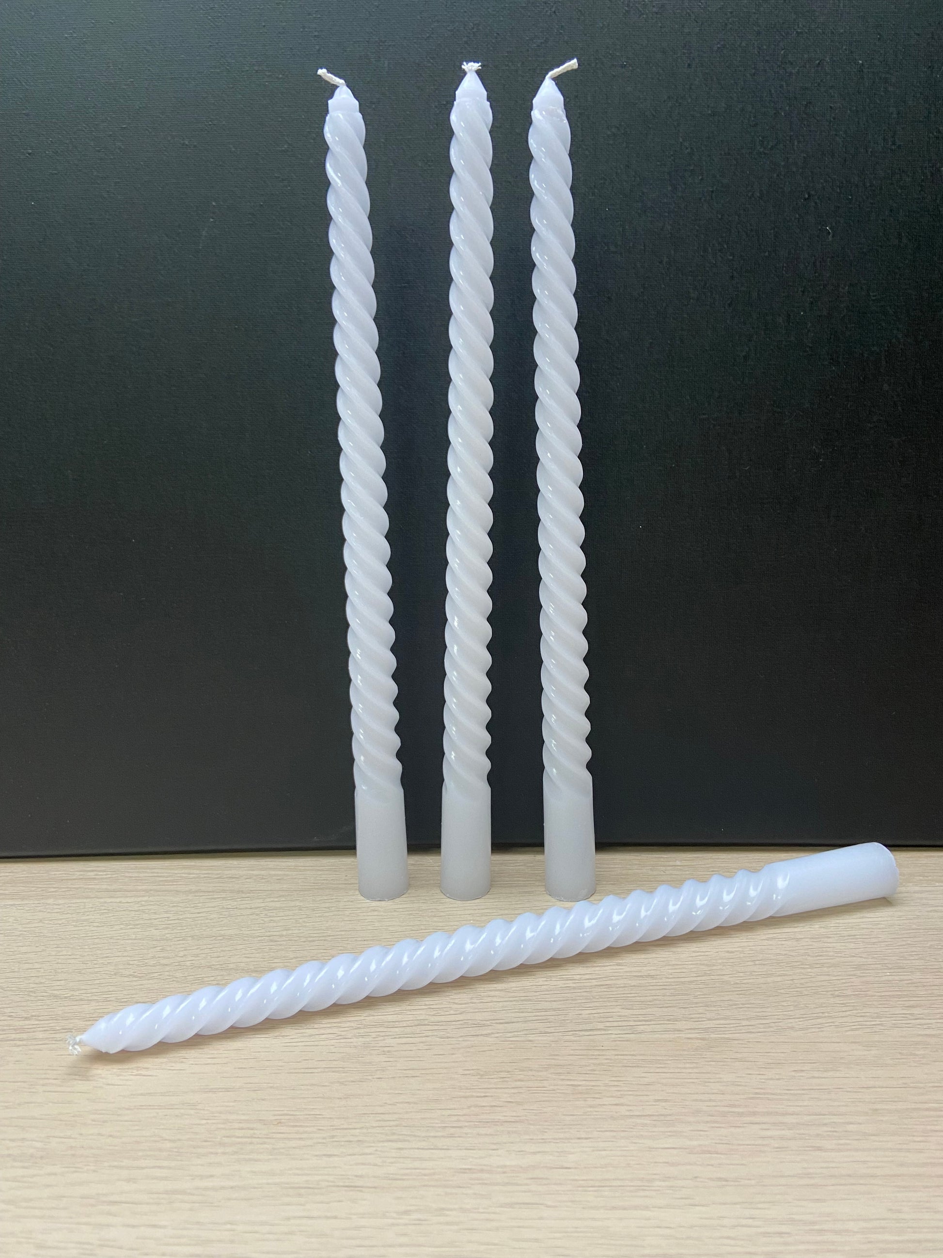 Candles twist White (4 pieces)