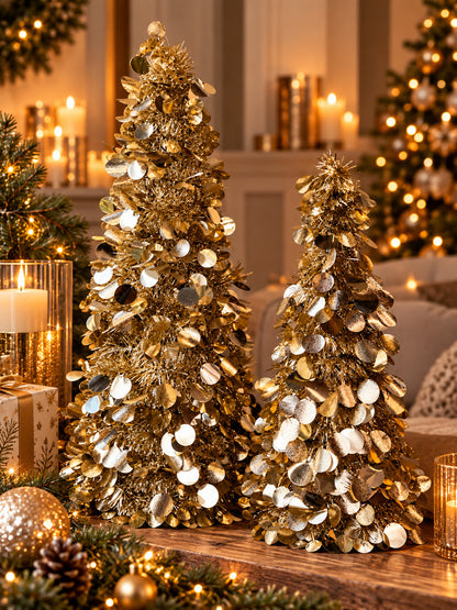 Champagne gouden Kerstboom Twinkle met glanzende decoratie, verkrijgbaar in twee formaten.