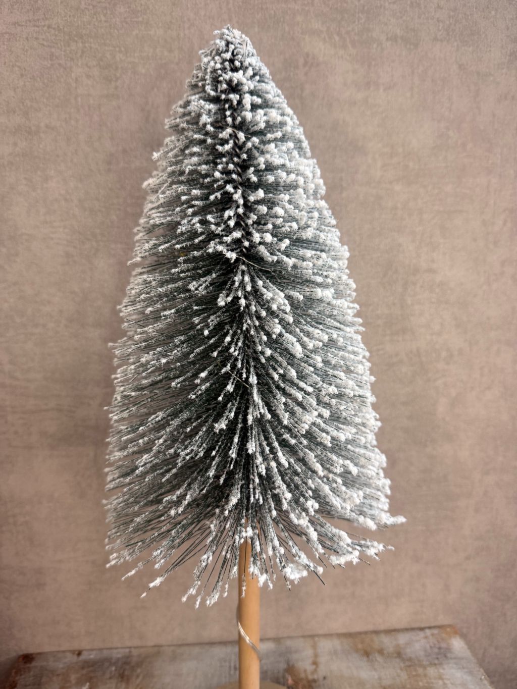 Kleine kunst kerstboom Snow met witte sneeuwlook, 49 cm hoog, van Homebound by KY.