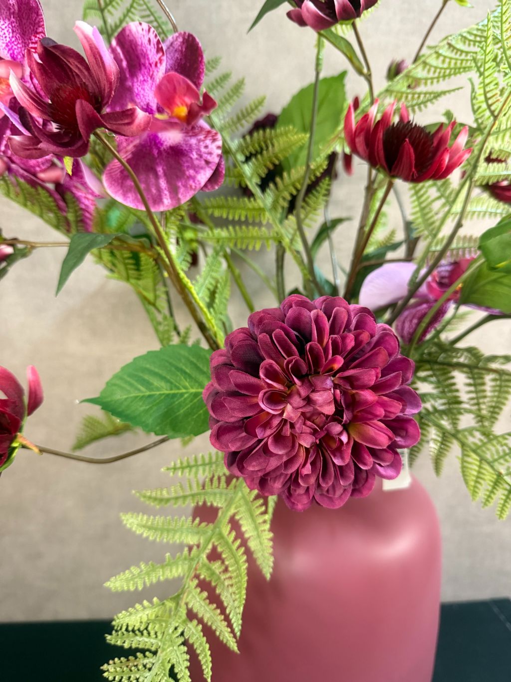 Prachtige paarse dahlia