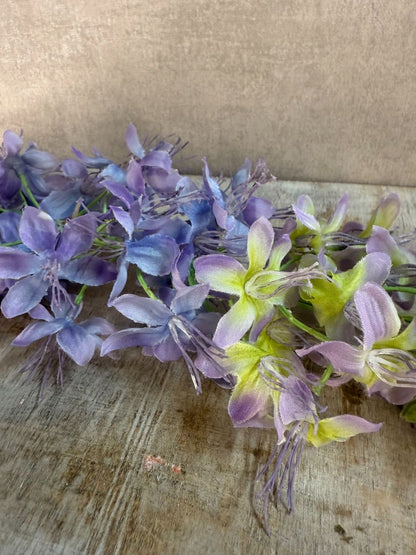 Lila kunstbloem Hyacinth van Colmore, 95 cm lang met realistische bloementros, ideaal voor hoge vazen of decoratieve boeketten.