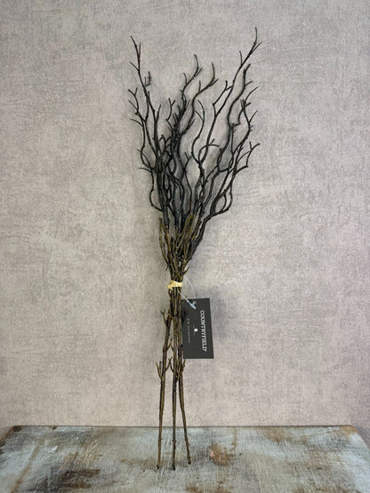 Bos kunsttakken Myrica in bruine kleur met drie vertakte takken, rechtop geplaatst tegen een neutrale achtergrond.