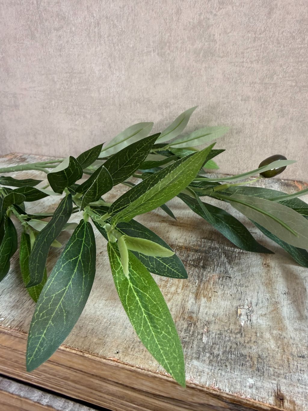 Sztuczna gałązka oliwna