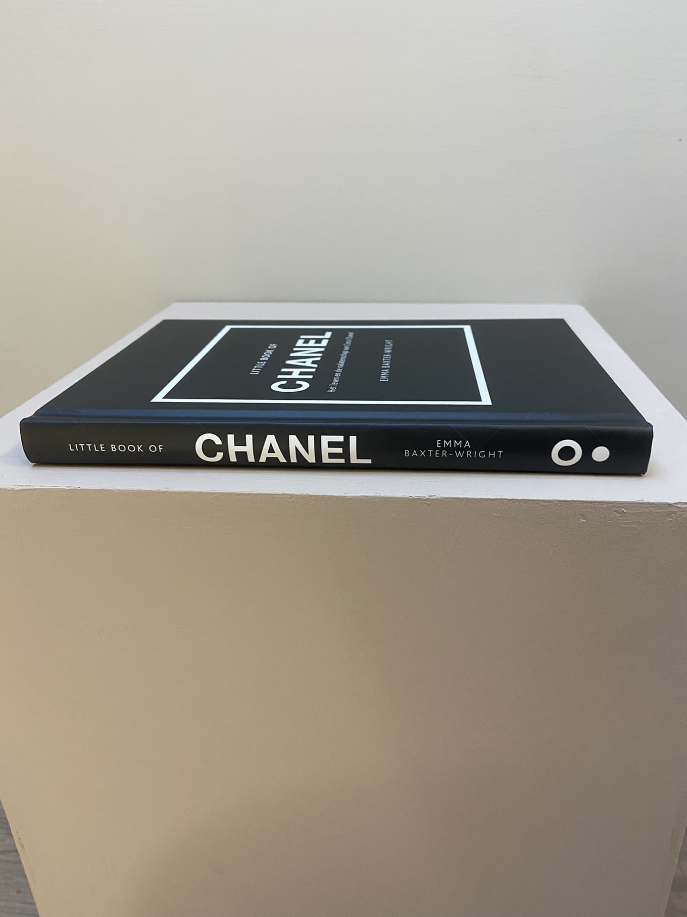 Table book | Little book of Chanel