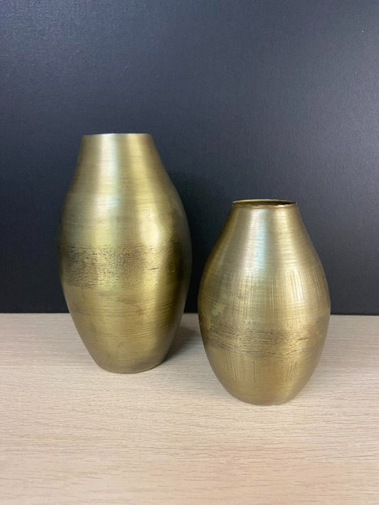 Metal vase guld