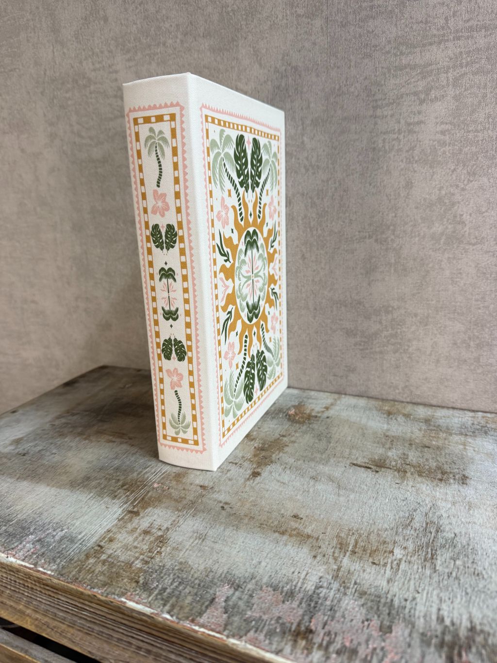 Decoratief opbergboek Botanical van Homebound by KY met botanisch patroon, opengeklapt en gesloten, geschikt voor stijlvolle opberging.