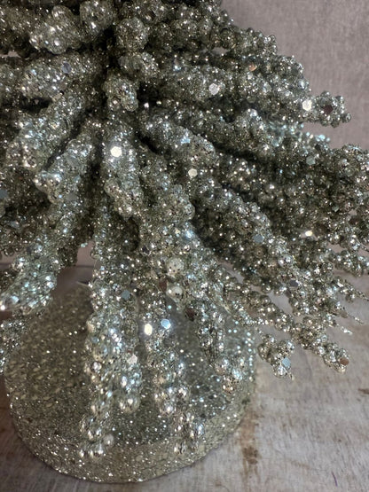 Champagne/zilveren glitter kerstboom ornament van J-line, luxe feestelijke decoratie.