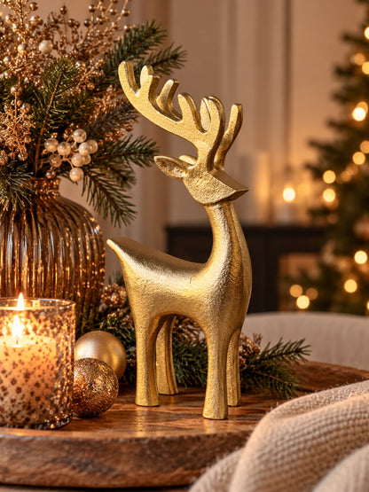 Gouden metalen rendier van 22 cm hoog als stijlvolle kerstdecoratie.