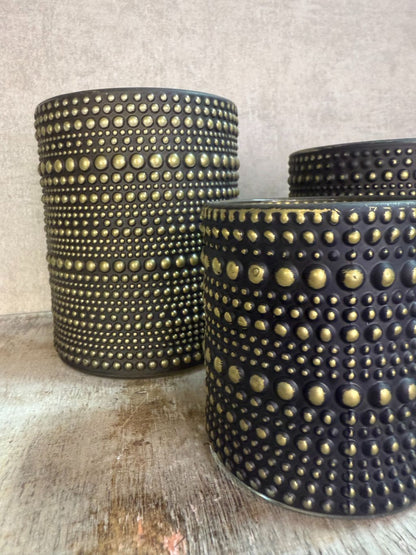 Waxinelichthouder Nelle zwart-goud van Countryfield, verkrijgbaar in klein, middel en groot formaat.