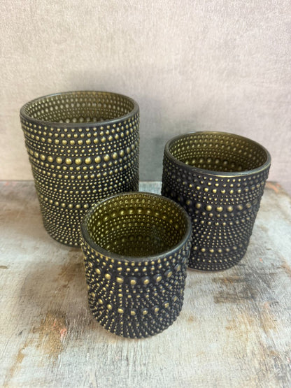 Waxinelichthouder Nelle zwart-goud van Countryfield, verkrijgbaar in klein, middel en groot formaat.